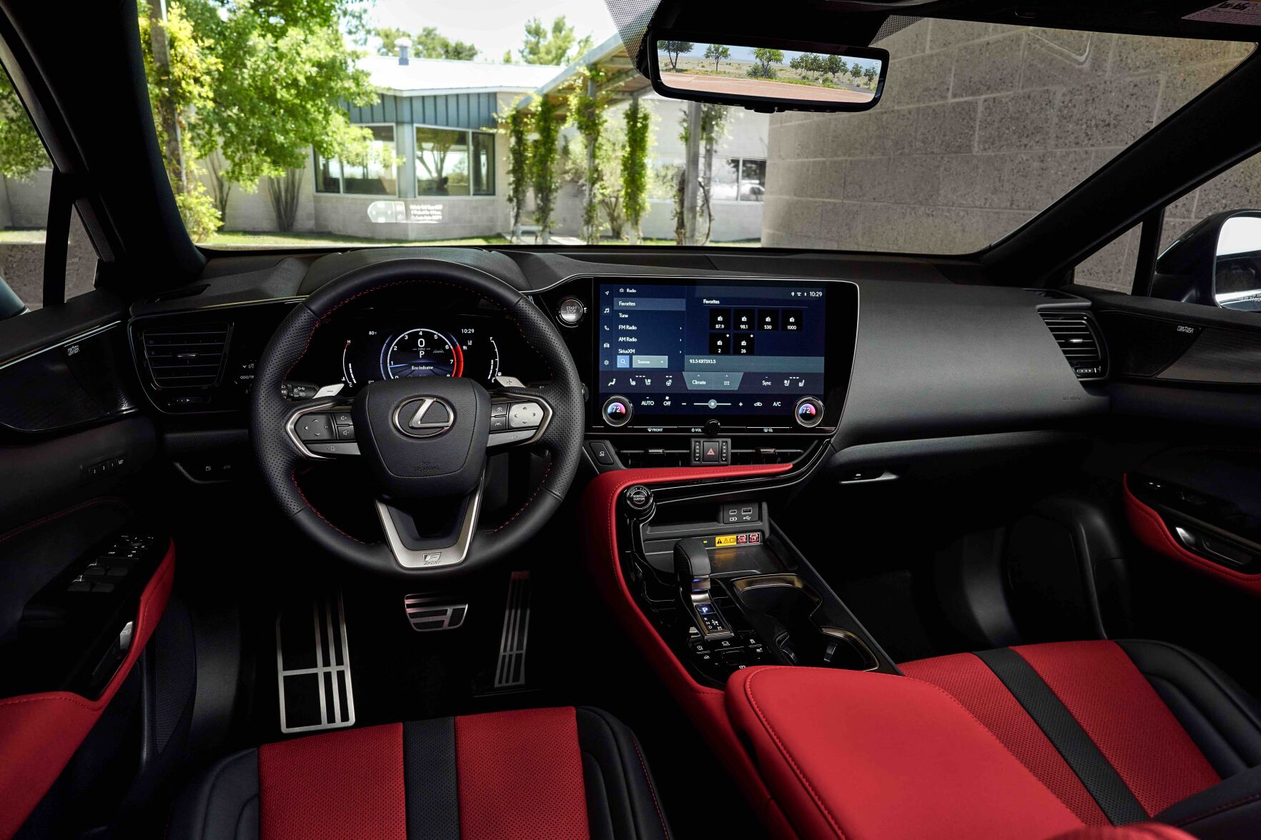 Elegante la NX350 AWD